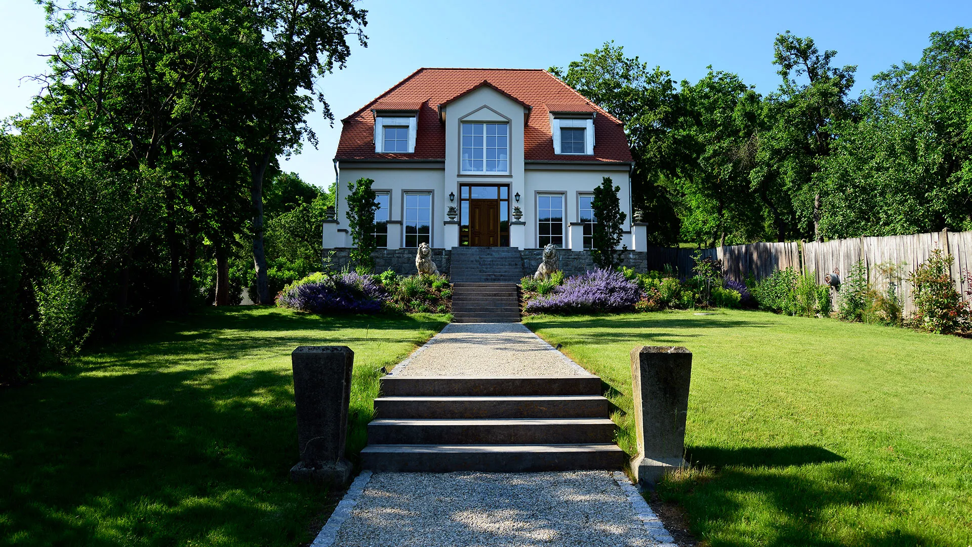 Gartenwege, Treppen und Naturstein von GaLaBau Gondosch
